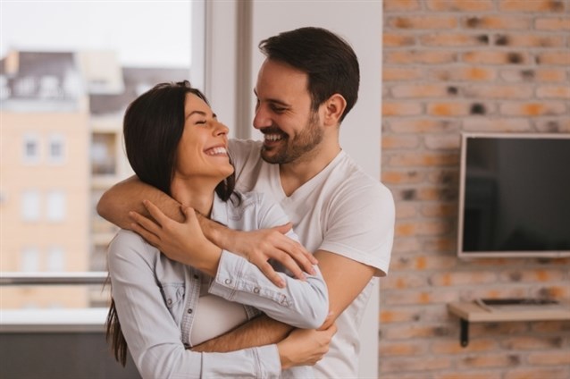 كيف ادلع زوجي , كيفيه التعامل مع الزوج والتعبير عن الحب والمغازله - ازاي